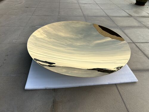 Blog công ty mới nhất về Bức tượng tỏa sáng - Nghệ thuật gương cong thép không gỉ