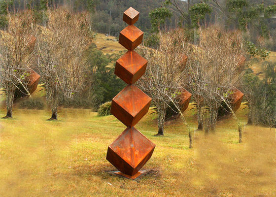 Giá tốt. Trang trí lớn Cube Shape Metal Garden Điêu khắc Corten Steel Rusty Kết thúc trực tuyến