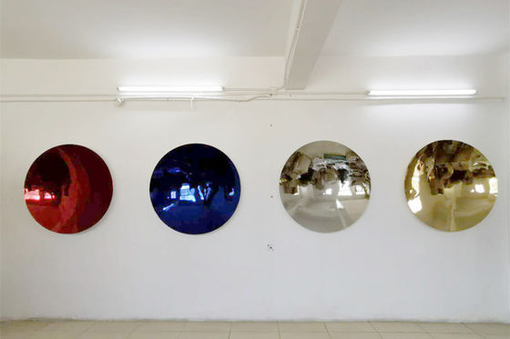 Giá tốt. Điêu khắc gương tròn lõm bằng thép không gỉ màu của Anish Kapoor trực tuyến