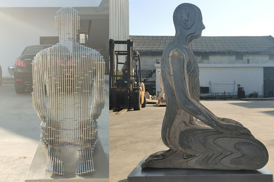 Giá tốt. Tượng người đàn ông quỳ gối bằng thép không gỉ được chải bằng thép không gỉ hiện đại 316 trực tuyến