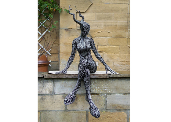 Giá tốt. Phong cách trang trí ngoài trời hiện đại Stainless Steel Wire Woman trực tuyến