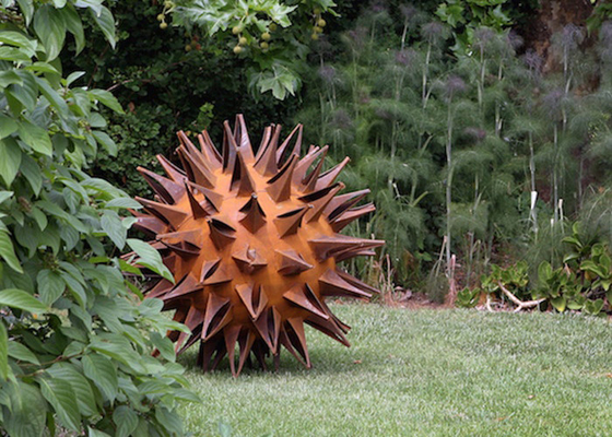 Giá tốt. Kích thước tùy chỉnh Rusted Garden Metal Thorn Ball Corten Steel Sculpture trực tuyến