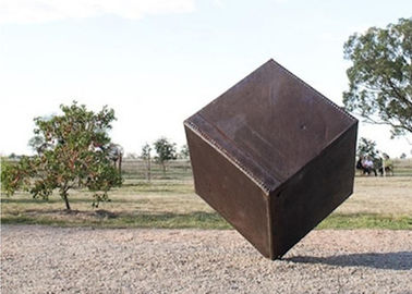 Giá tốt. Cube Shape Thép Corten lớn Điêu khắc ăn mòn Ổn định Thiết kế tùy chỉnh trực tuyến