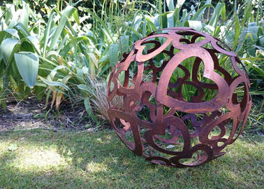 Giá tốt. Mô hình trái tim lớn Corten Steel Điêu khắc rỗng Quả cầu kim loại Vườn bóng trực tuyến
