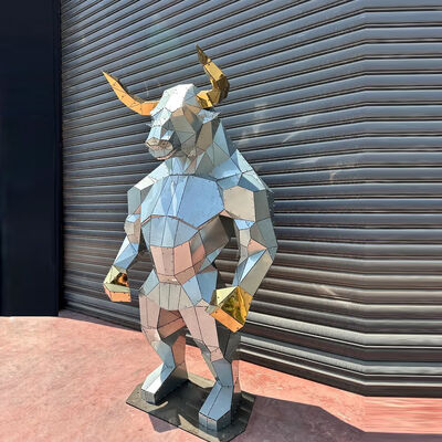 Giá tốt. Bức tượng Minotaur bằng thép không gỉ hình học với ánh sáng trực tuyến