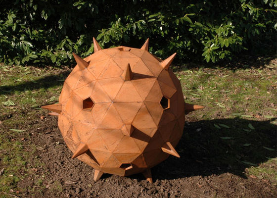 Kích thước tùy chỉnh Corten Steel Rusty Garden Thorn Ball Điêu khắc