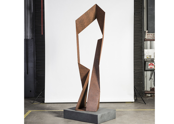 Giá tốt. Chiều cao 200cm Corten Steel Crazy Balance Điêu khắc để trang trí sân vườn trực tuyến